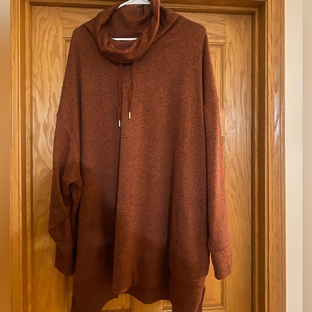 Old navy maroon sweatshirt